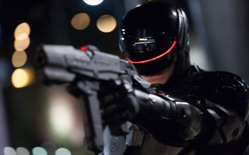 rompokop-mikra-mustika-piso-apo-tis-kameres