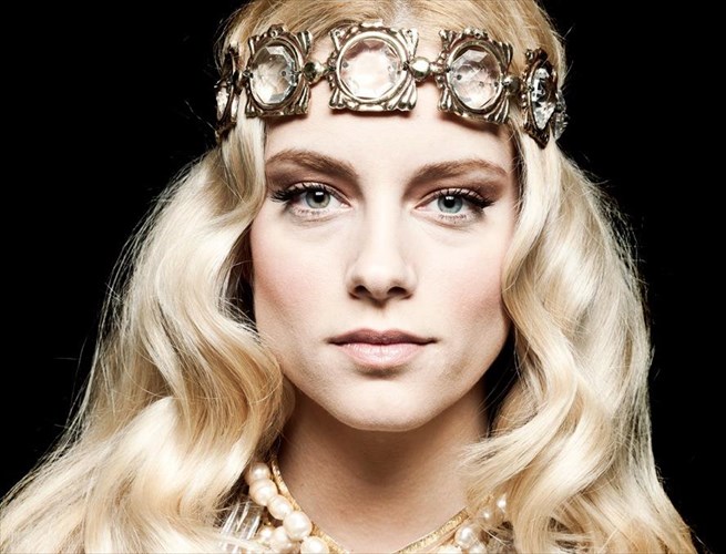 doukissa-nomikou-theatriko-ntempouto-os-oraia-eleni