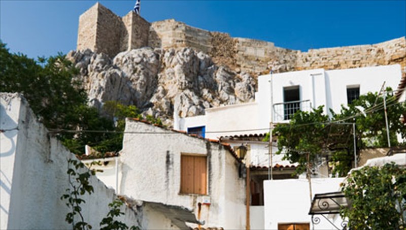 anafiotika-taksidi-se-ena-nisi-sto-kentro-tis-athinas