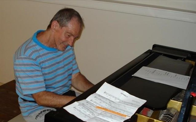 efuge-o-pianistas-markos-aleksiou-pianistas-markos-aleksiou