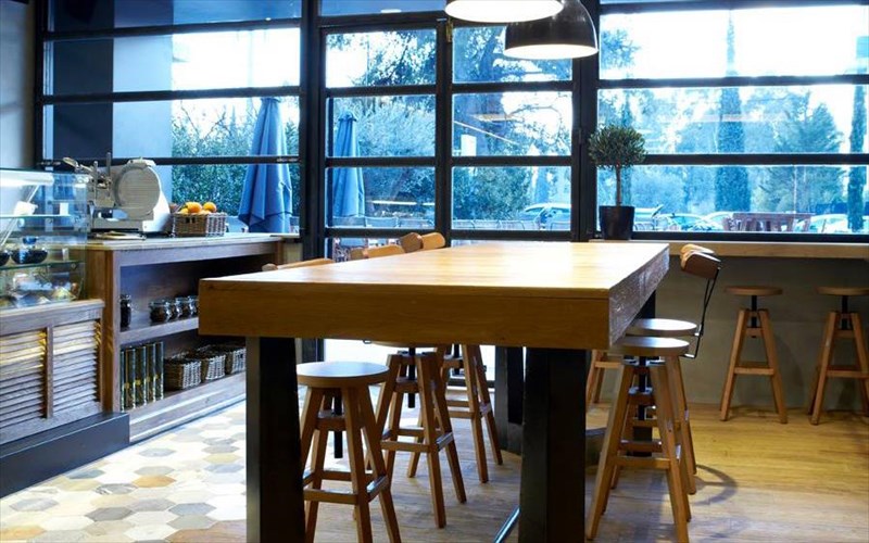 bottega-ena-nostimo-wine-bar-gia-after-work-poto-kai-tsimpologima