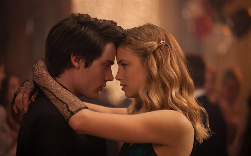 kritiki-tainias-vampire-academy