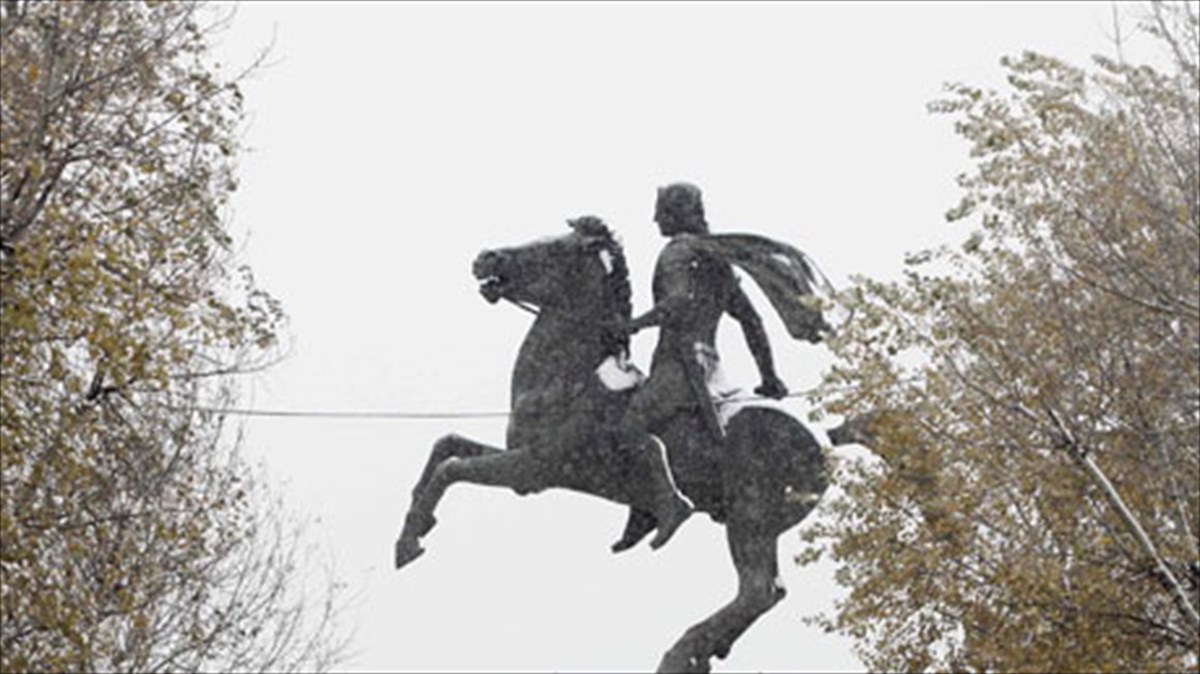 i-oksfordi-mila-gia-ton-anthropo-pou-katektise-ton-kosmo