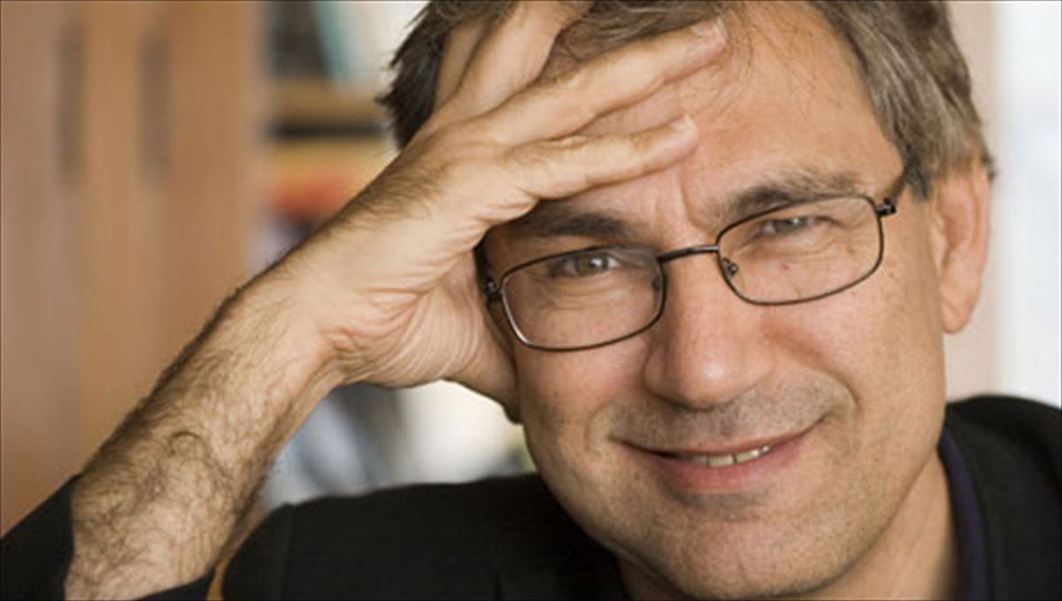 o-orxan-pamouk-kataggellei-ti-monokratoria-tis-agglikis-glossas