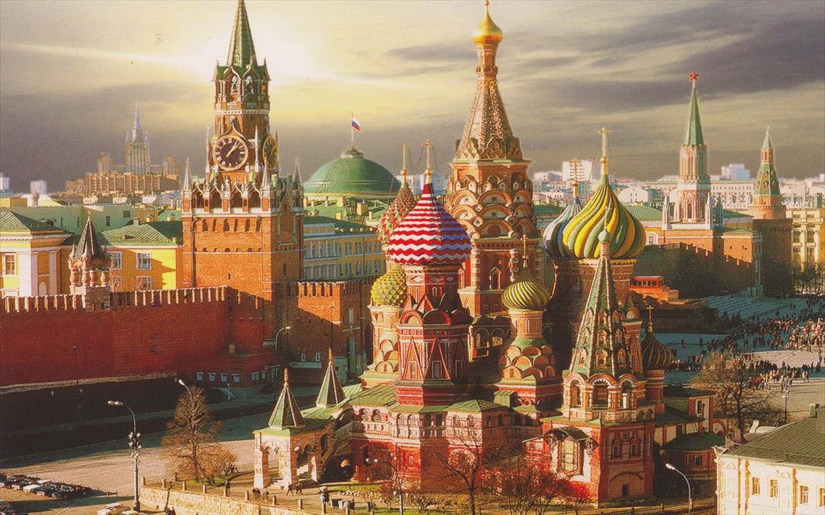 kokkini-plateia-mosxa