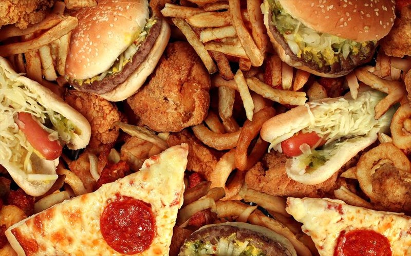 poies-trofes-periexoun-ta-blabera-trans-lipara