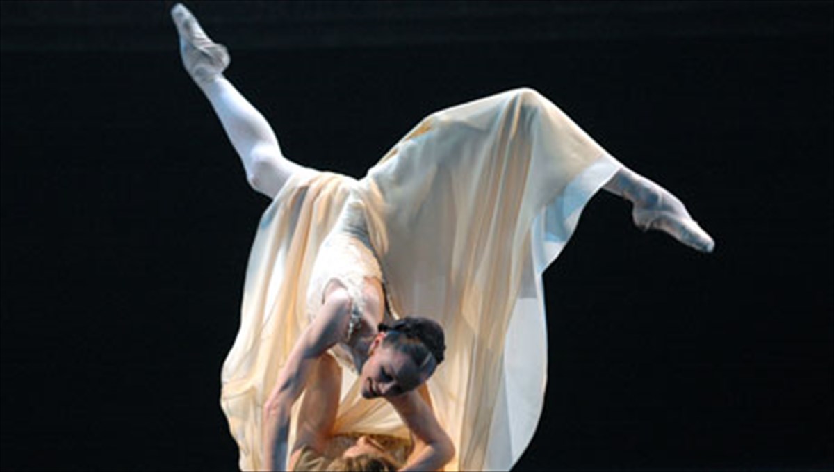 o-xoros-tis-annas-karenina-sto-megaro-mousikis-athinon