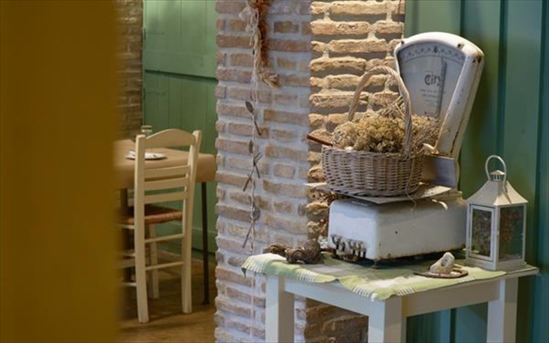 ellinikes-etiketes-kai-topika-edesmata-sto-apostaktirio