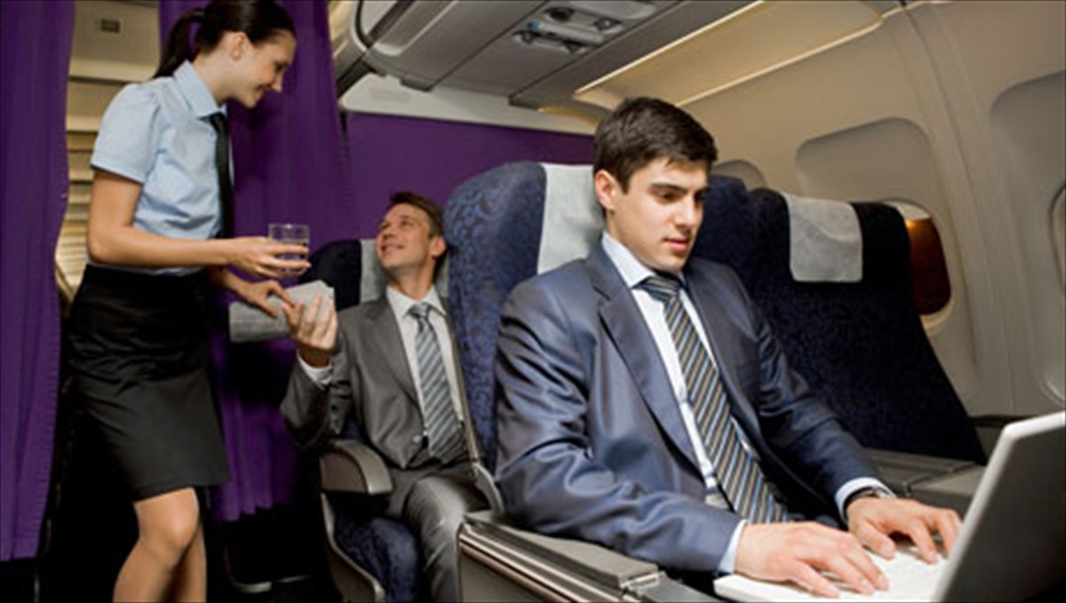 ptiseis-mono-gia-enilikous