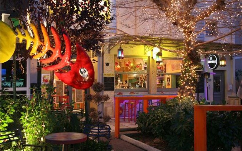 hacienda-ena-poluxromo-steki-sti-nea-filadelfeia