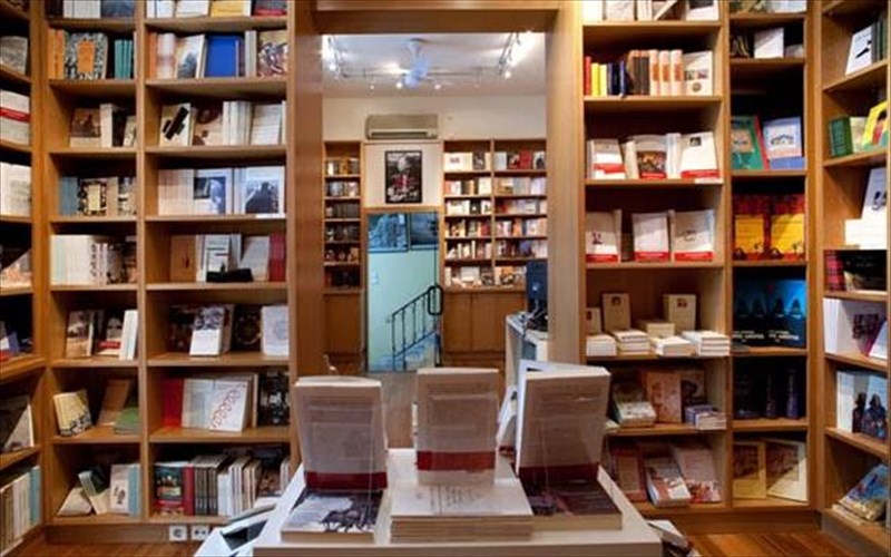 oi-italoi-brabeusan-elliniko-ekdotiko-oiko