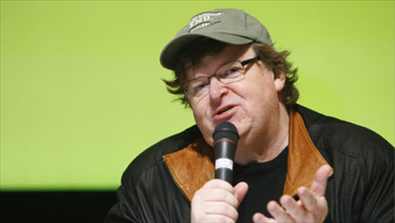 o-maikl-mour-se-dikastikes-peripeteies