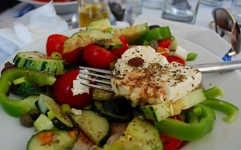 16-logoi-gia-na-ksanagapisete-tin-elliniki-kouzina