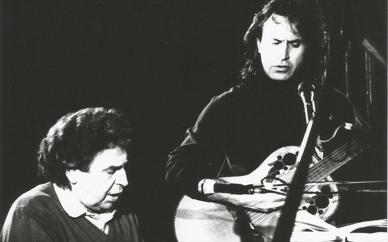 o-giorgos-ntalaras-tragouda-miki-theodoraki