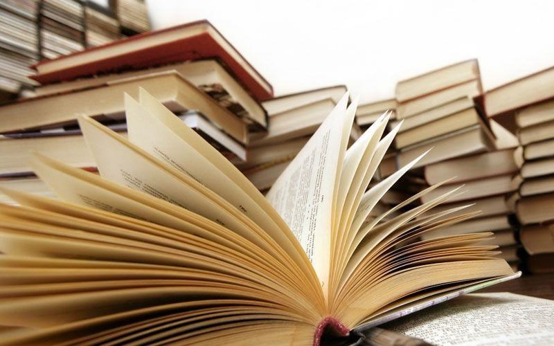 ti-sumfonithike-metaksu-kubernisis-kai-troikas-gia-ta-biblia