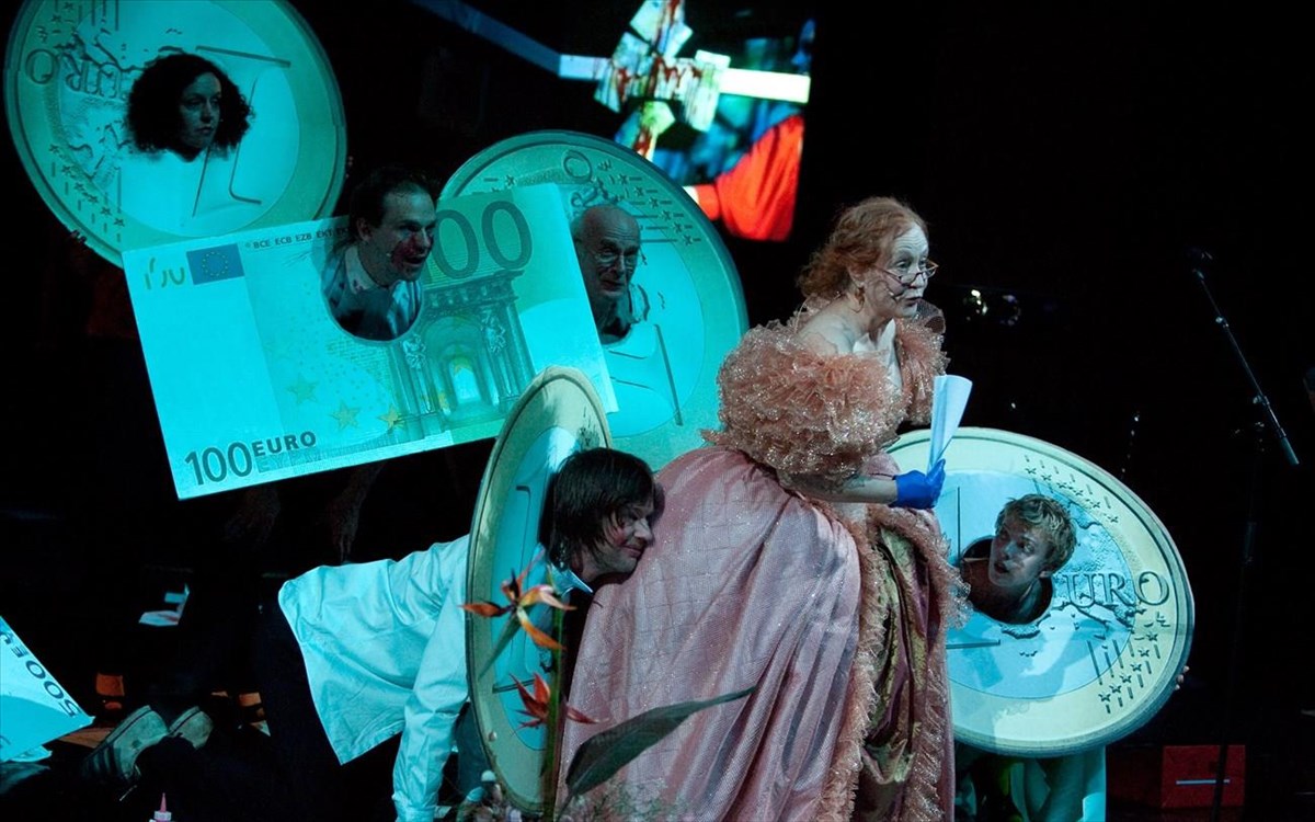 ta-sumbolaia-tou-emporou-fotografia-2014