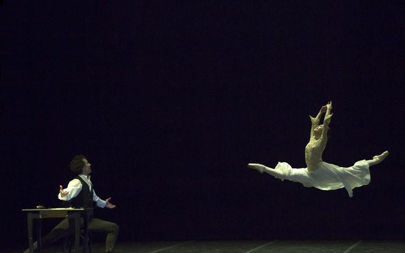 ta-pathi-tou-nearou-bertherou-se-xorografia-tou-giannik-mpoken