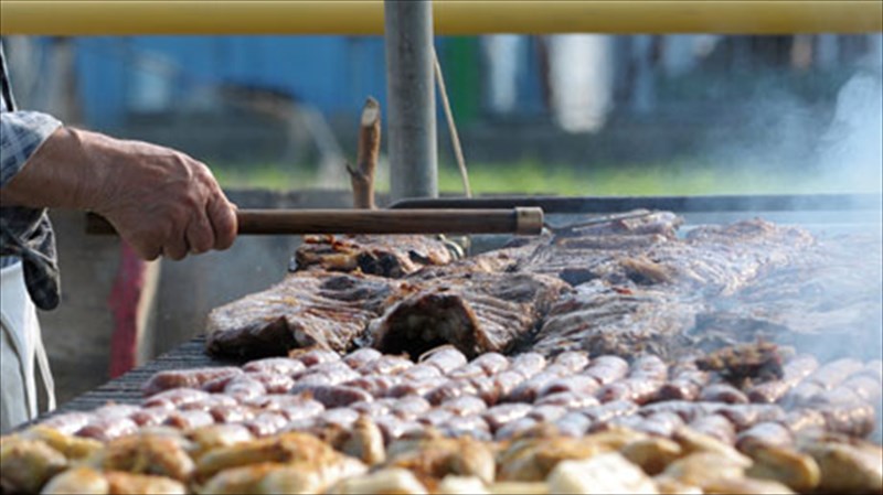 tsiknopempti-mesa-i-ekso-ekso