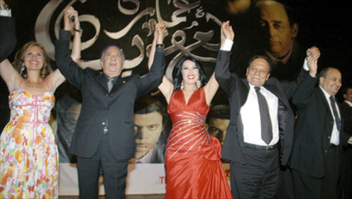 o-al-asouani-grafei-gia-to-kathestos-tou-moumparak