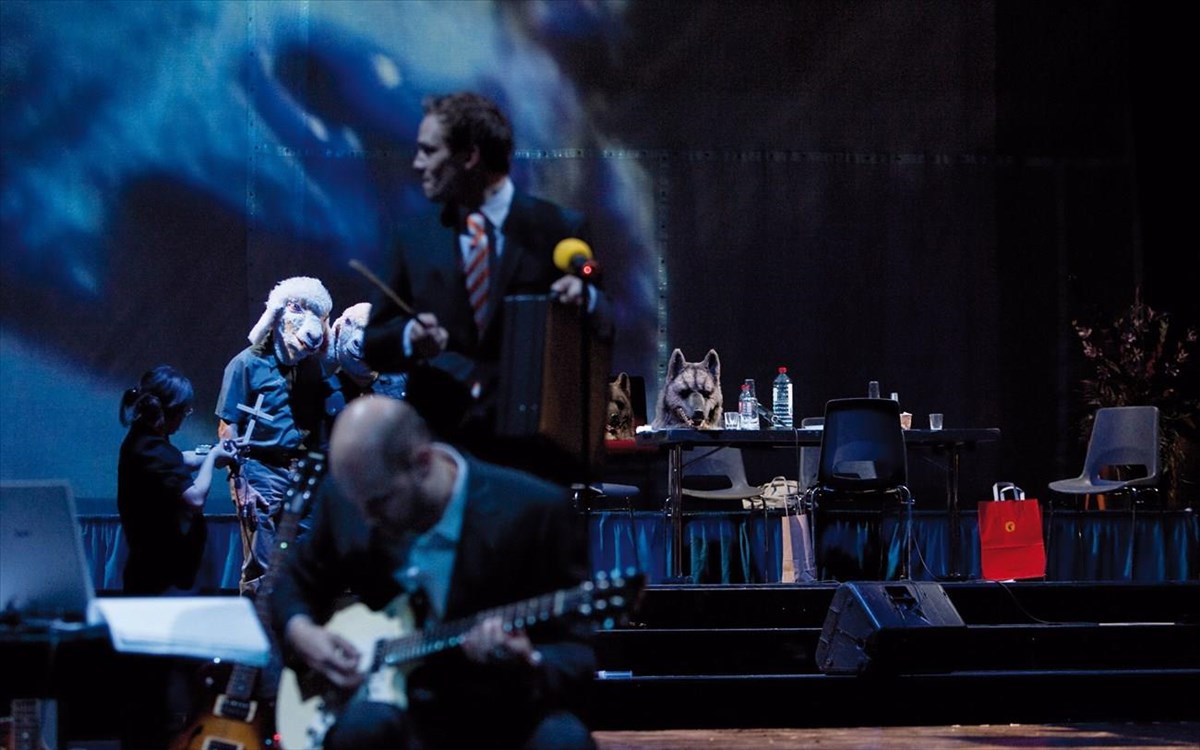 ta-sumbolaia-tou-emporou-fotografia-deuteri