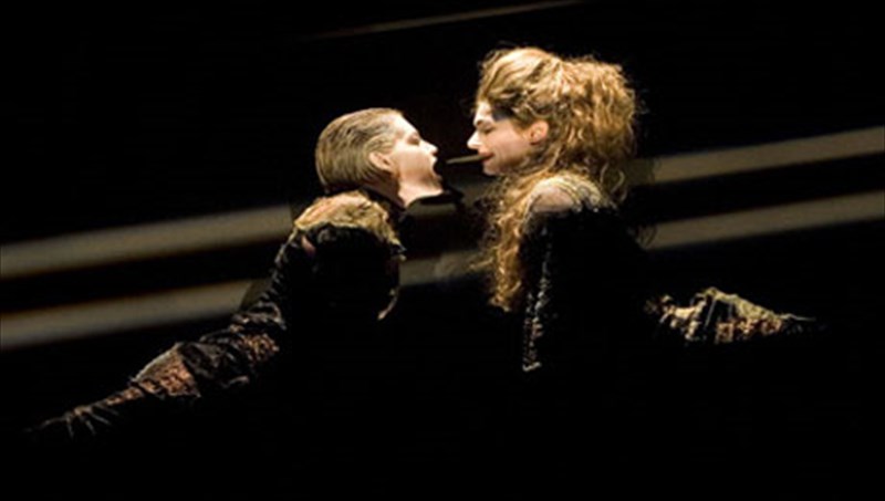 kritiki-theatrou-alarme