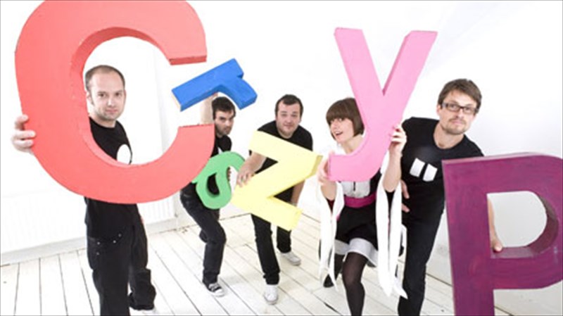 ena-modato-londreziko-group-ston-ruthmo-tou-karnabaliou