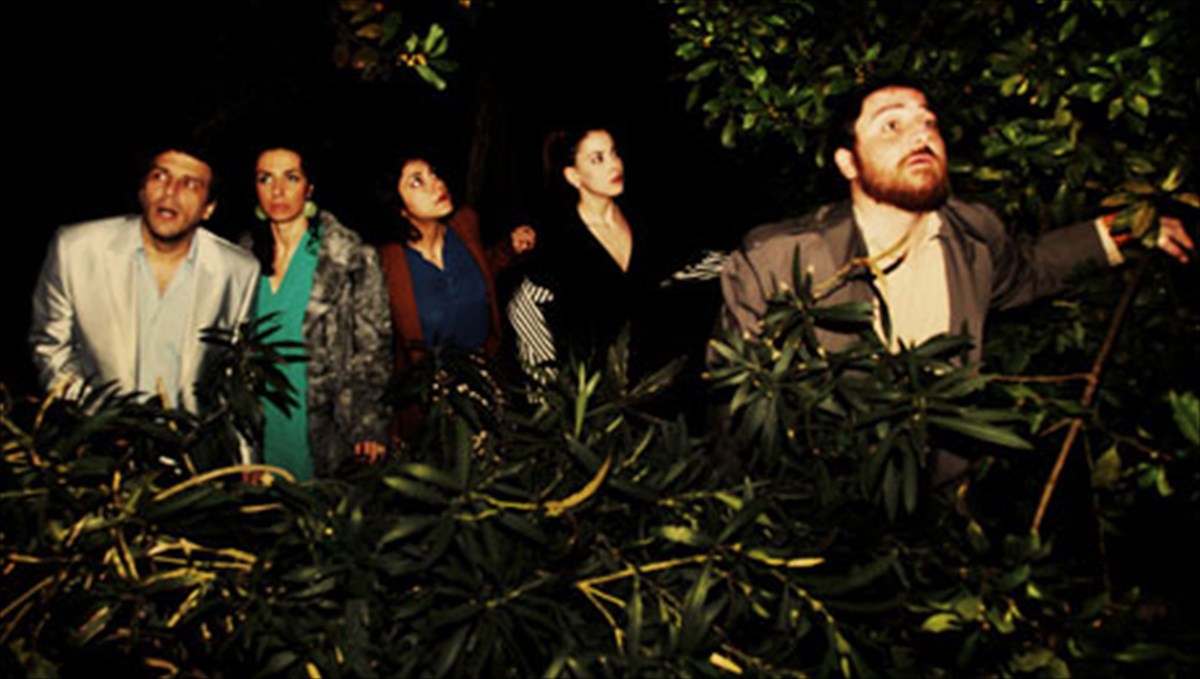 epanastatiki-apostoli-sti-tzamaika