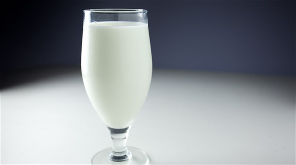 otan-to-gala-ginetai-exthros