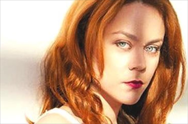 lena-papaligoura-dinei-foni-stin-agapimeni-katerina-tou-augoustou-korto