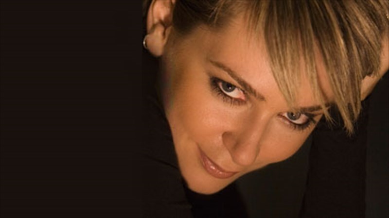 i-rita-antonopoulou-se-mia-poli-gia-duo