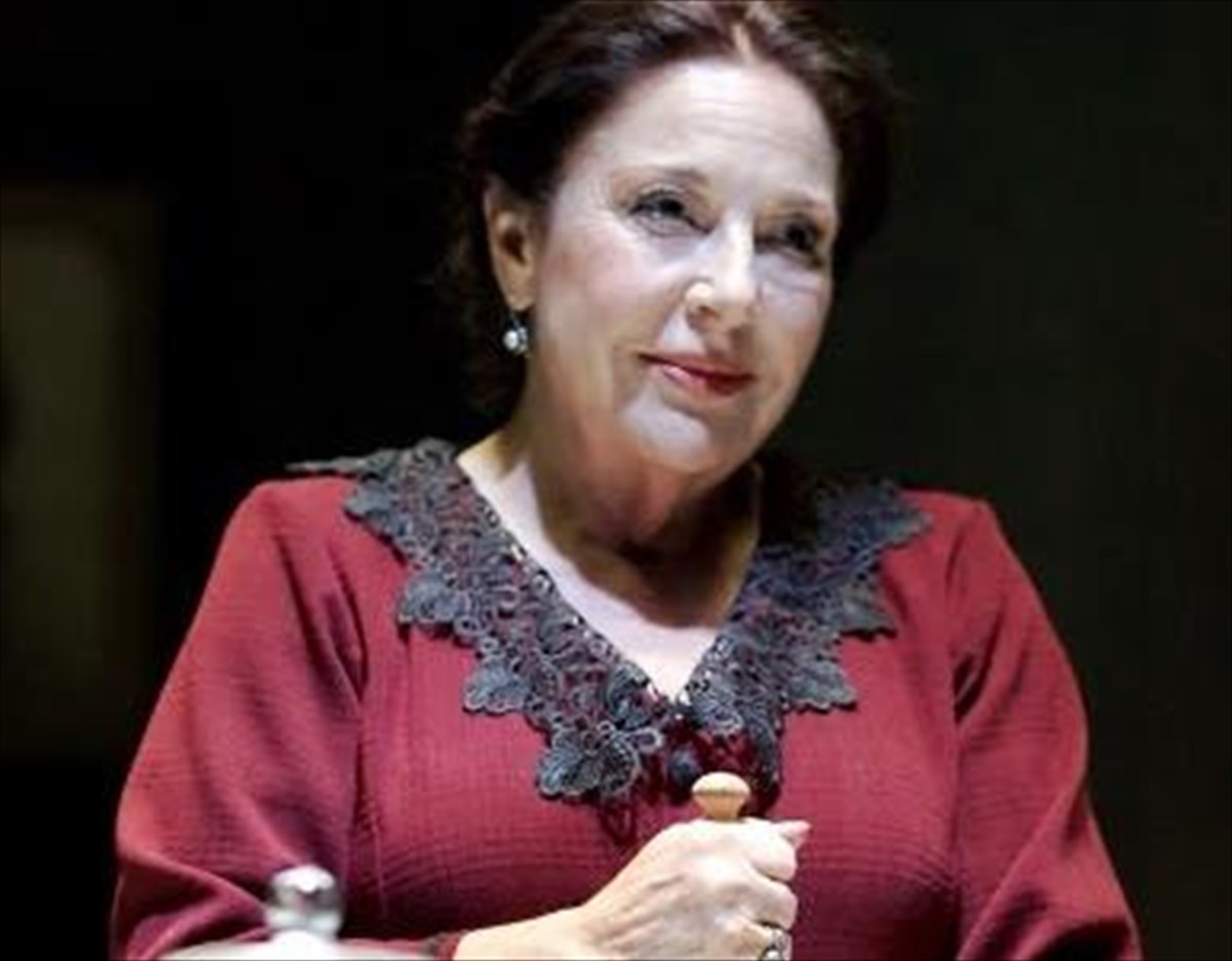 to-mistiko-tis-kodesas-valerenas-to-mustiko-tis-kontesas-balerainas-foto