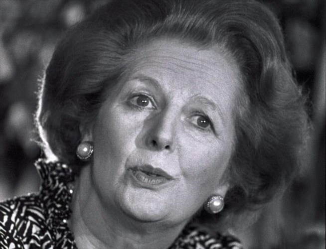 margkaret-thatser-zontaneuei-sto-theatriko-sanidi