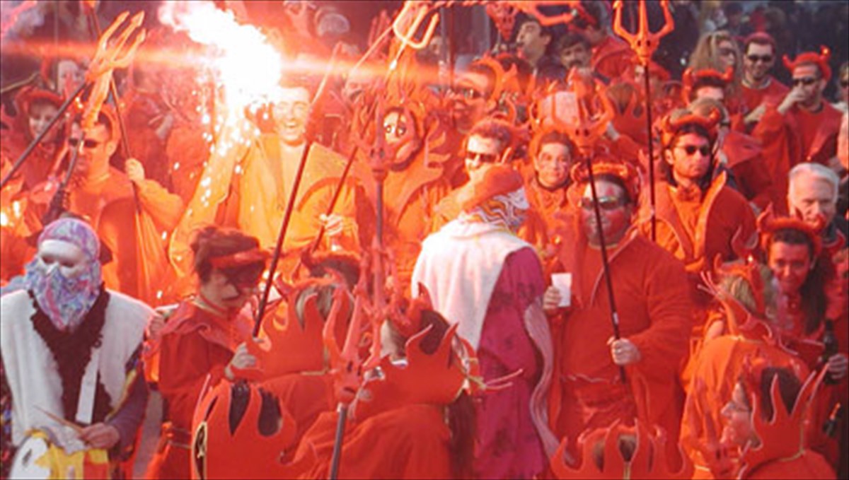 oli-i-ellada-sto-ruthmo-tou-karnabaliou-ellada-sto-ruthmo-tou-karnabaliou