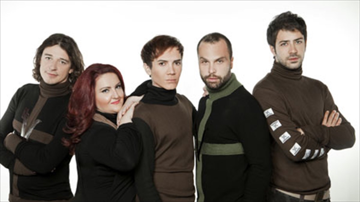 mia-demeni-theatriki-parea-se-mousiki-parastasi-xoris-titlo