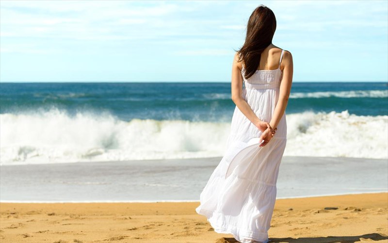 leuki-sumfonia-sto-trapezi-sas