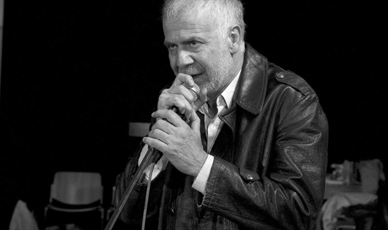 periklis-moustakis-den-koimomaste-ta-bradia-irema