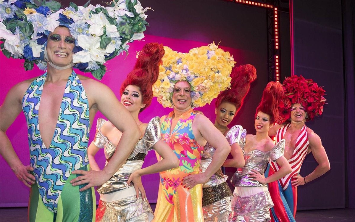 priscilla-queen-of-the-desert-photo-athens-2014