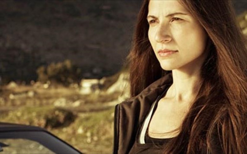 mia-elliniki-matia-stis-anthropines-sxeseis