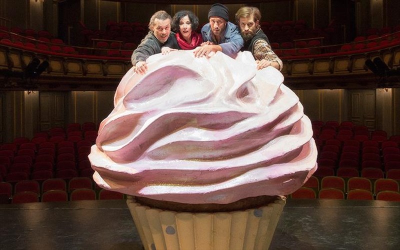 theatriki-prosklisi-gia-sebasmo-sti-diaforetikotita