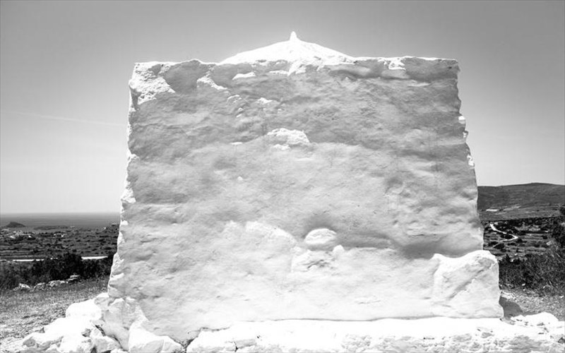 ta-katholika-ksoklisia-tis-surou-mesa-apo-ton-fako-tou-platona-ribelli