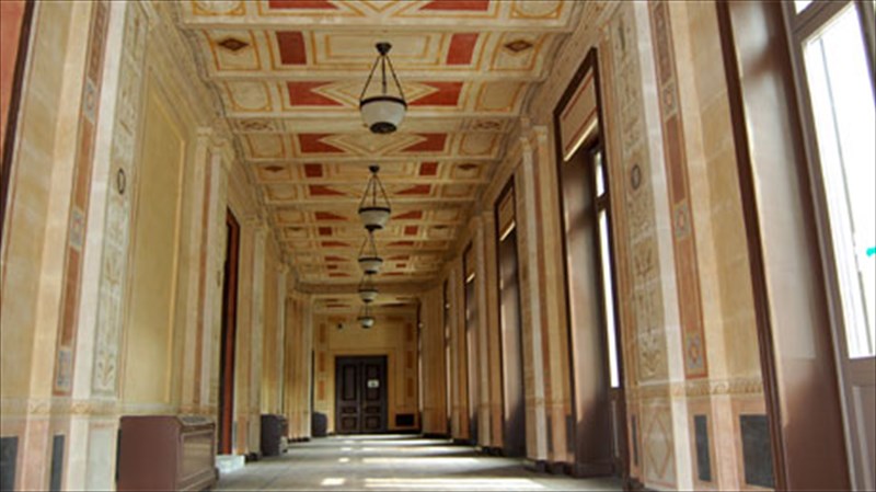 tesseris-gunaikes-zontaneuoun-tragoudia-pou-afisan-epoxi