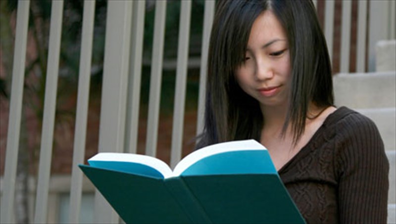 suggrafeis-stirizoun-tous-pligentes-tis-iaponias