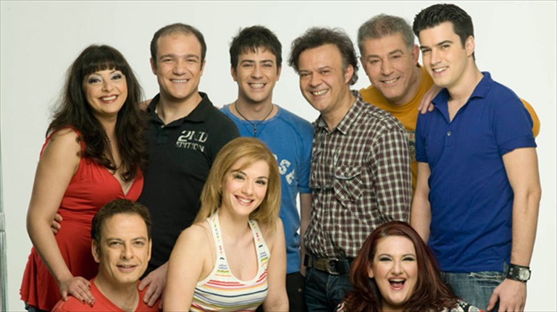 ena-theatro-pou-to-lenelampro-konstantara-gianni-gkionaki