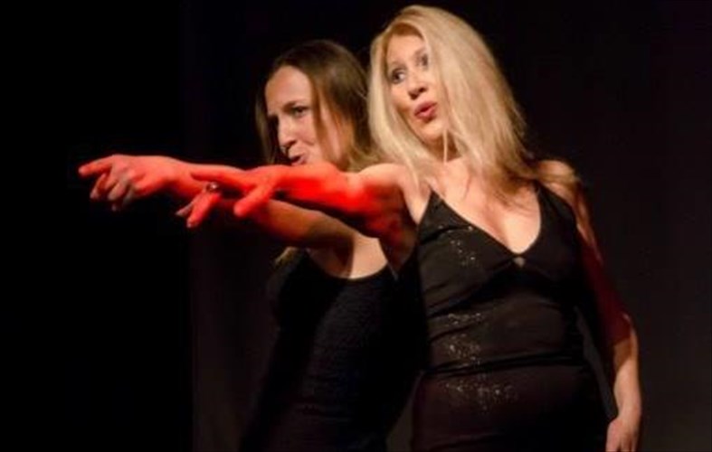 aidoion-monologoi-se-liges-meres-i-premiera-premiera