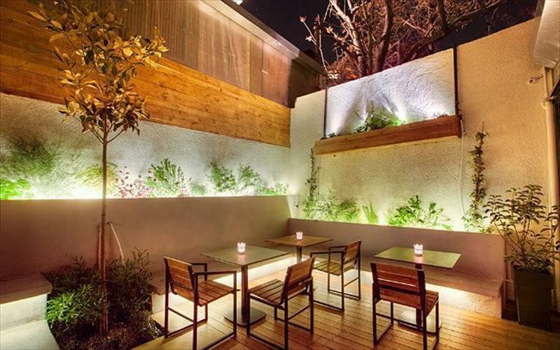 hicks-ena-krummeno-aithrio-sto-xalandri