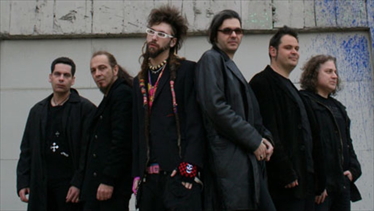 oi-magic-de-spell-kai-oi-filoi-tous-sti-skini-tou-metro