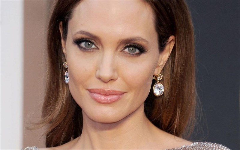 i-angelina-Jolie-suntaksiodoteitai