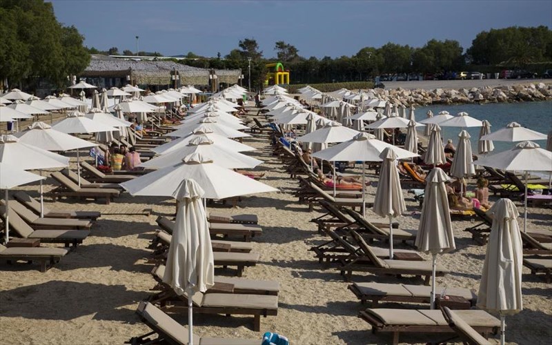 oi-5-pio-omorfes-organomenes-paralies-tis-attikis-pio-omorfes-organomenes-paralies-tis-attikis