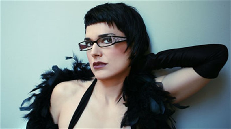 i-eustathia-me-enan-diaforetiko-rolo-ston-iano