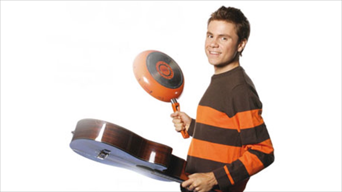 o-eutuxis-mpletsas-mousikomageireuei-gia-ta-paidia